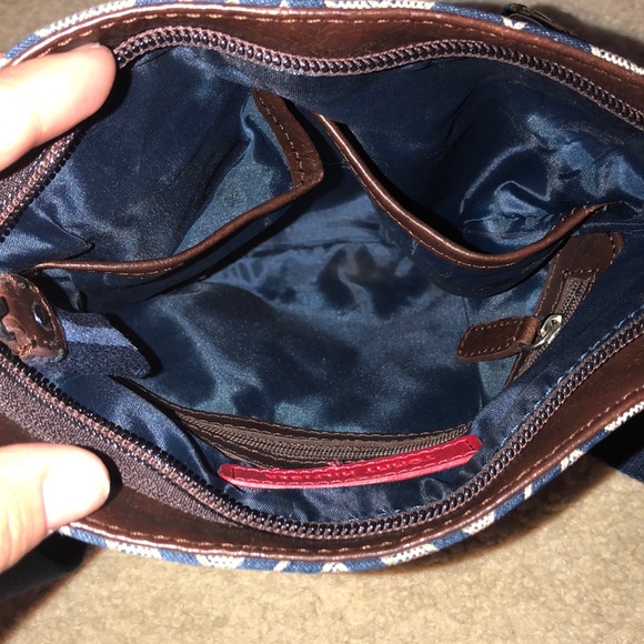 Tommy Hilfiger Crossbody - Picture 4 of 4